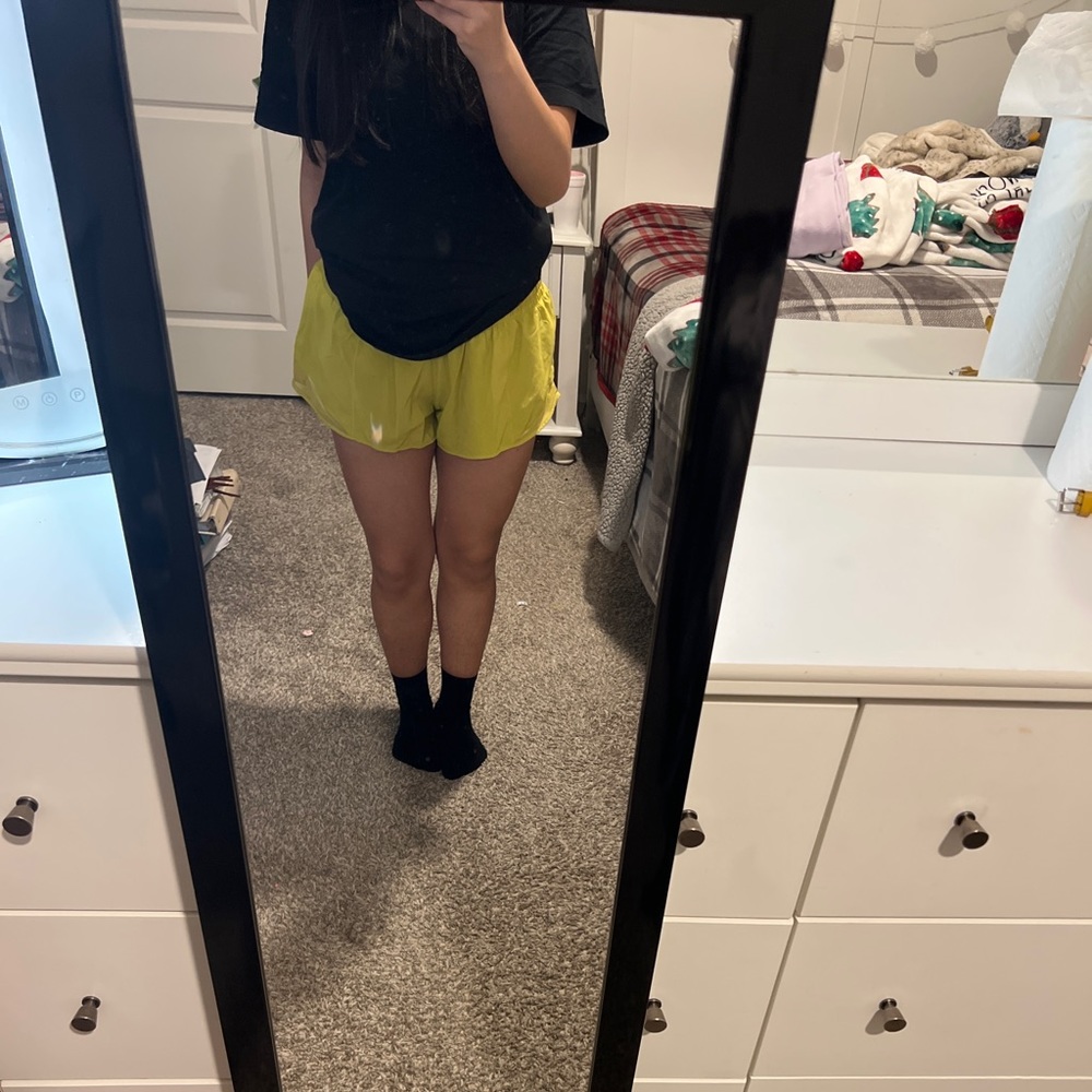 Lululemon Hotty Hot 2.5” Soleil